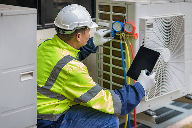 Professional Hvac technician working in Groveton, VA
